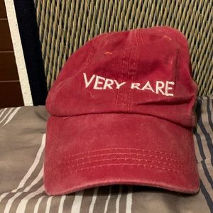 Very Rare Burgundy cap.